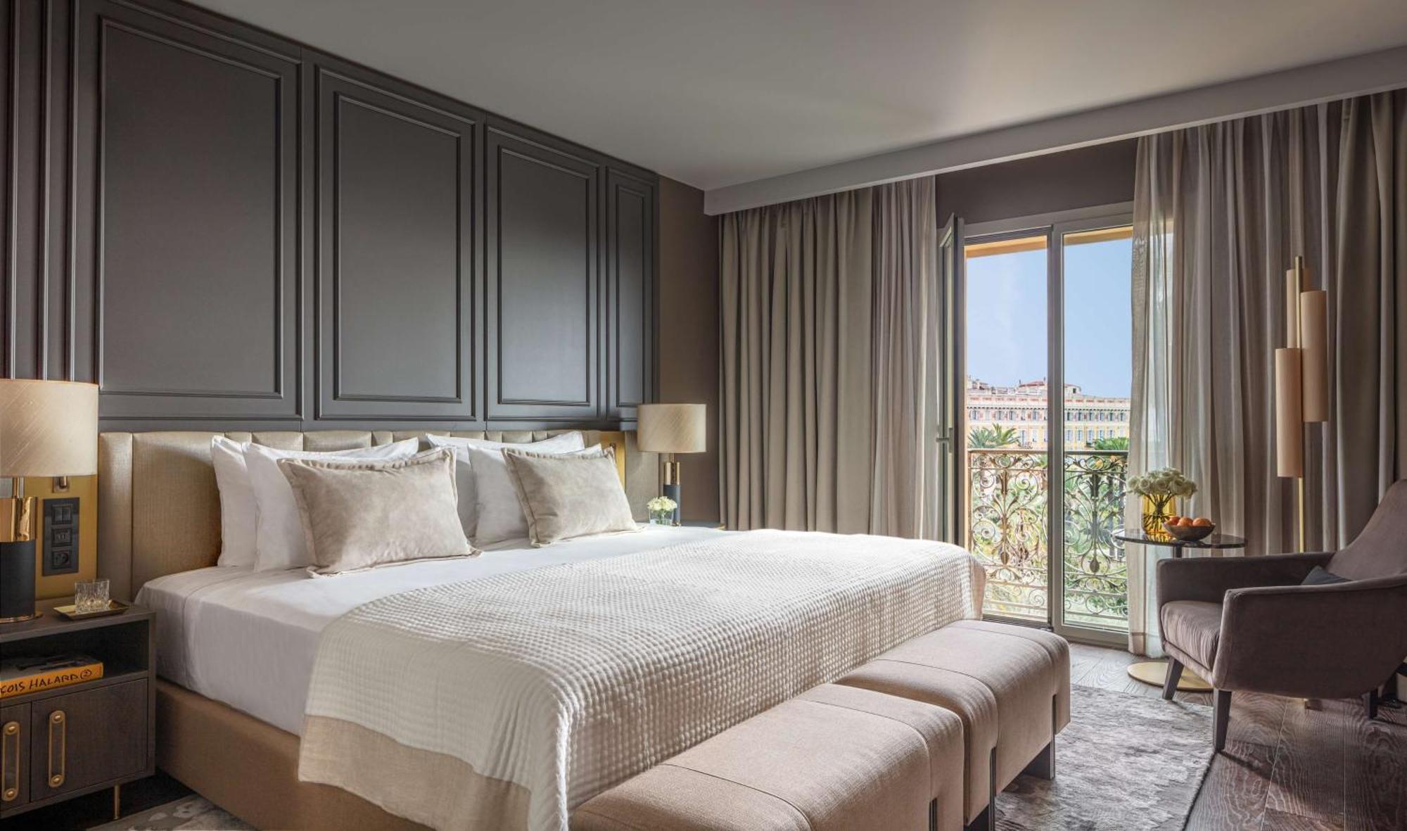 Habitación Premium con balcón y vistas al jardín