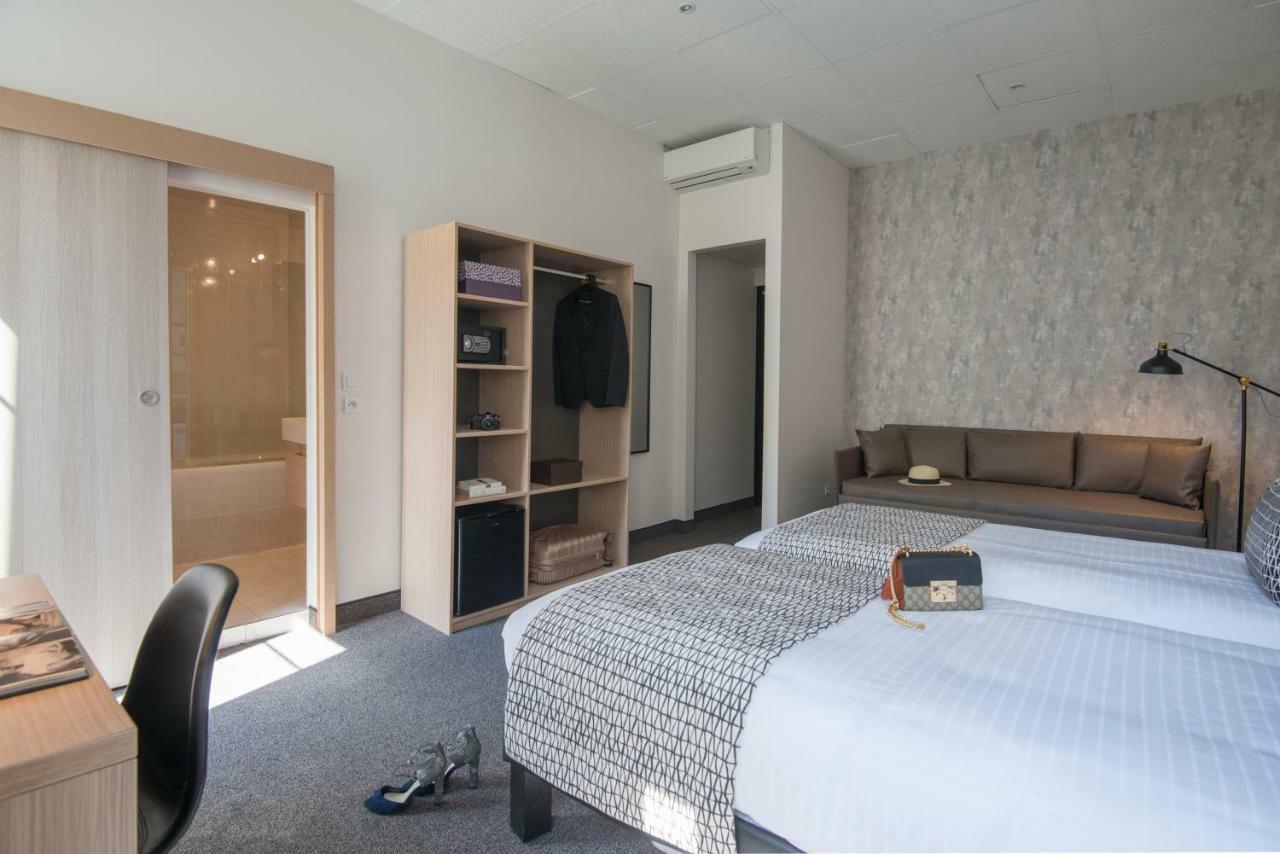 Camera Quadrupla