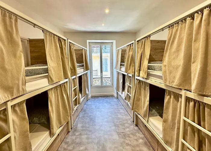 Hostel Meyerbeer - Rooms And Apartments